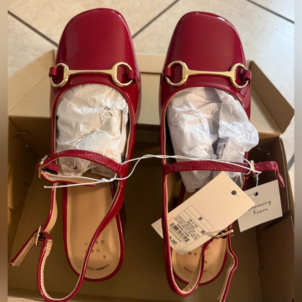 a-new day - Women’s Red Lucky Heals Square with Gold Buckle, Memory Foam - Picture 2 of 5